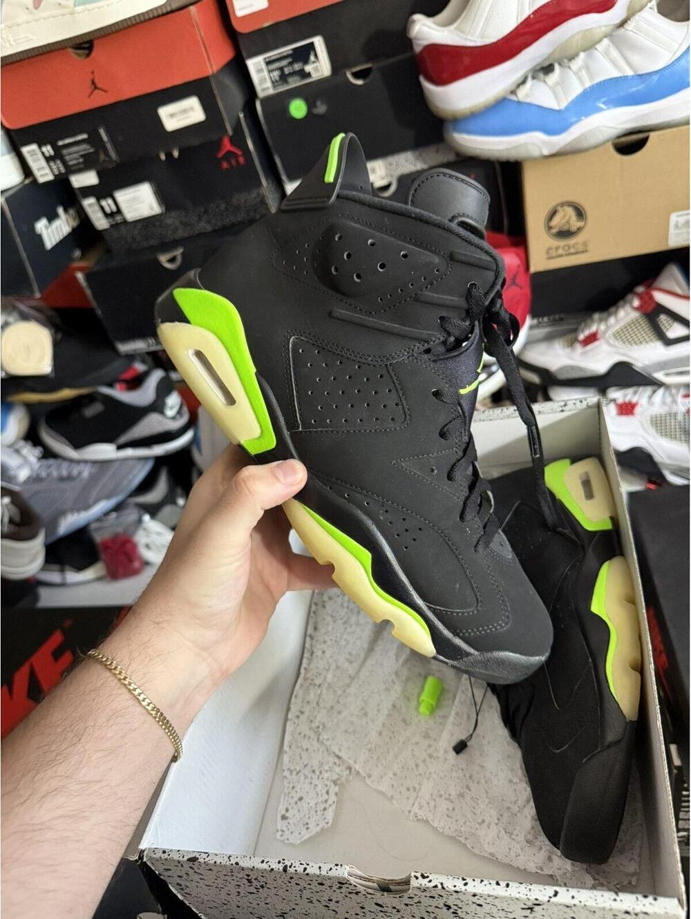 Jordan retro 6 electric green sz 10.5